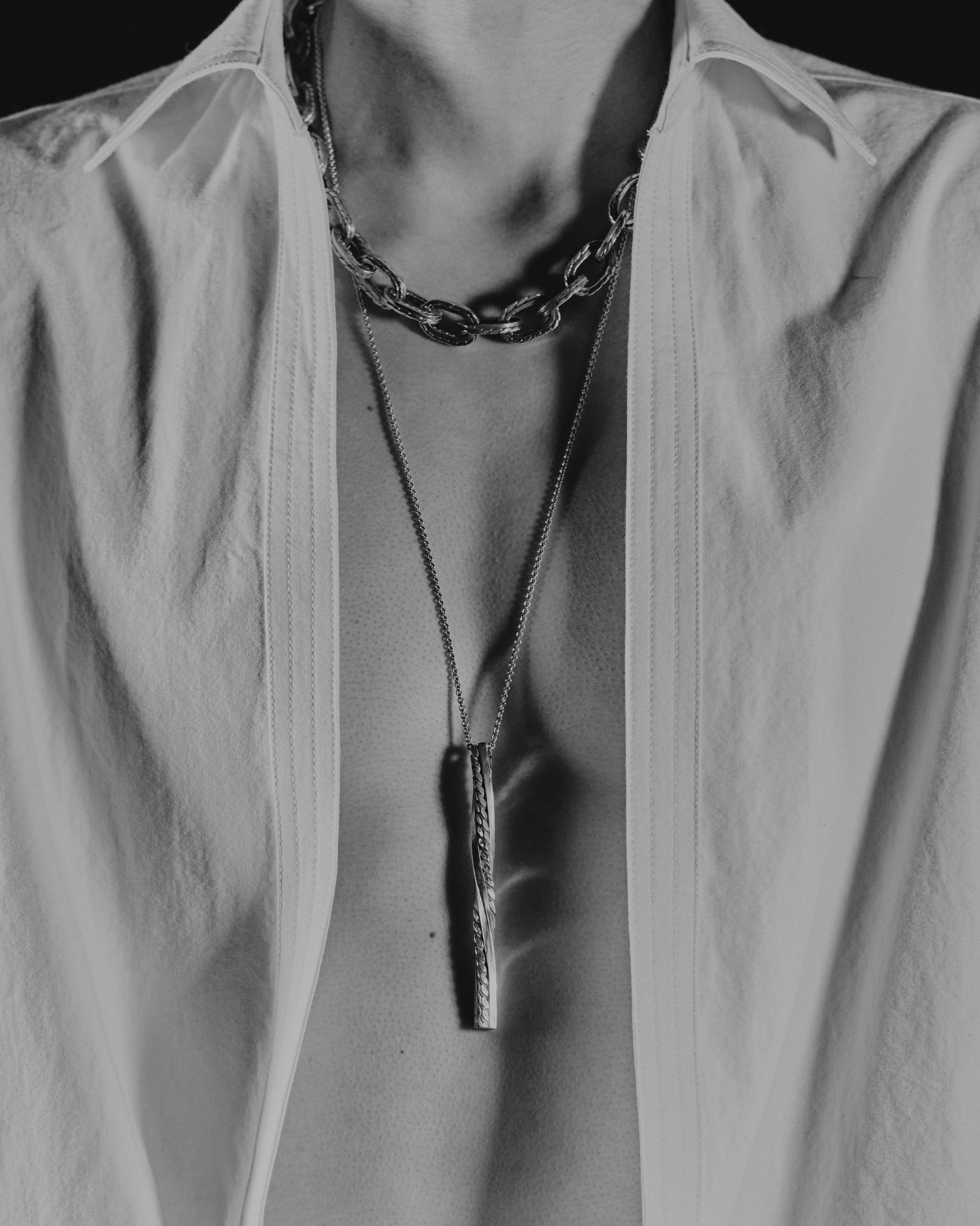 Connecting rod twist necklace